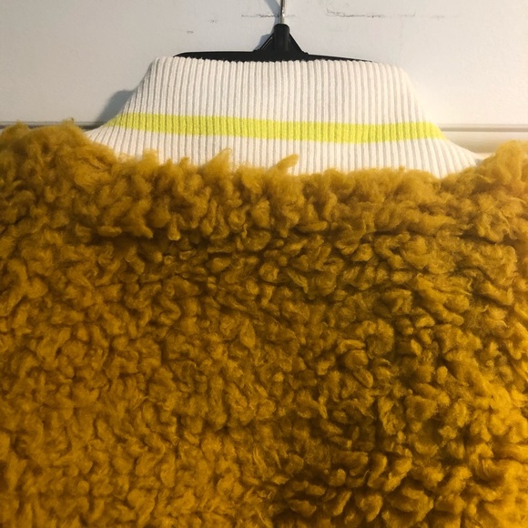 UO Teddy Bear Bomber - Picture 8 of 8